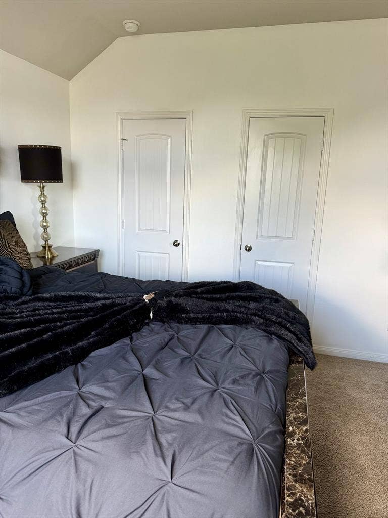 Lux's PVT Furnished room & Bathroom