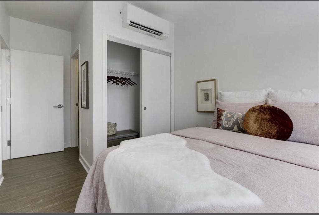 Lease takeover- private bedroom