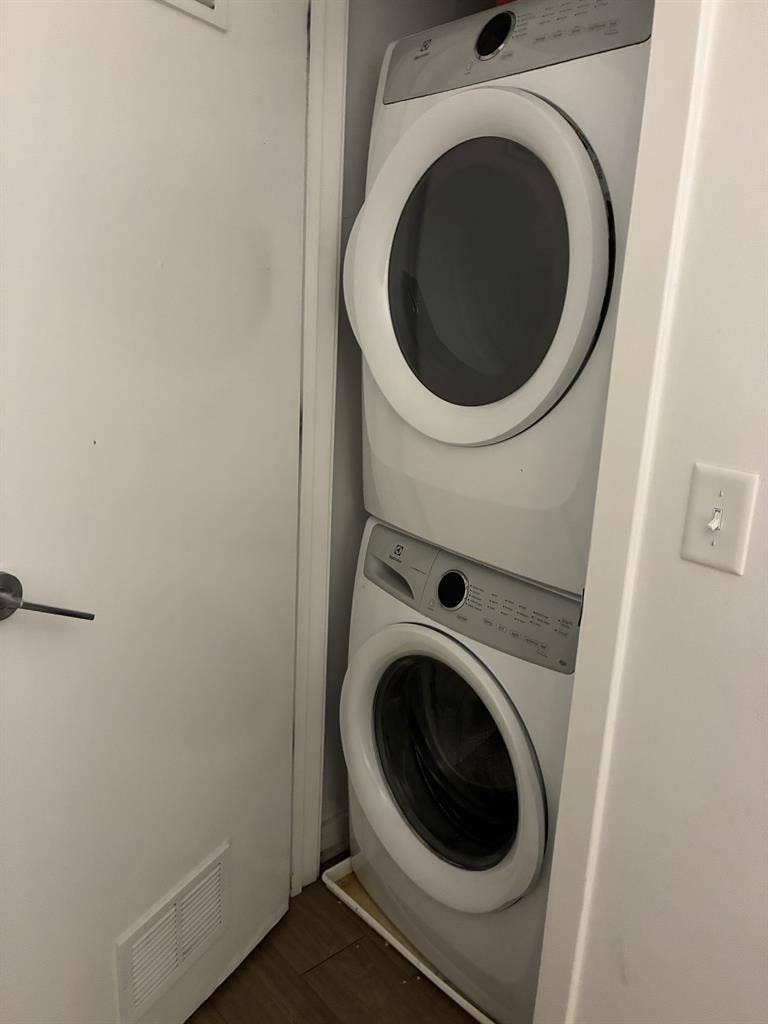 Lease takeover- private bedroom