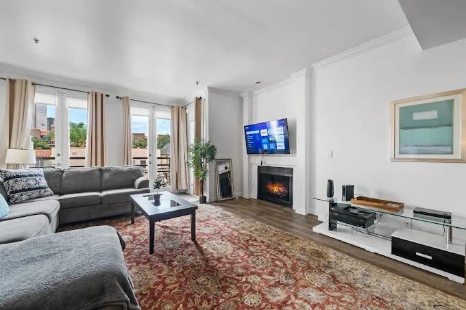 Room in Luxury home for rent