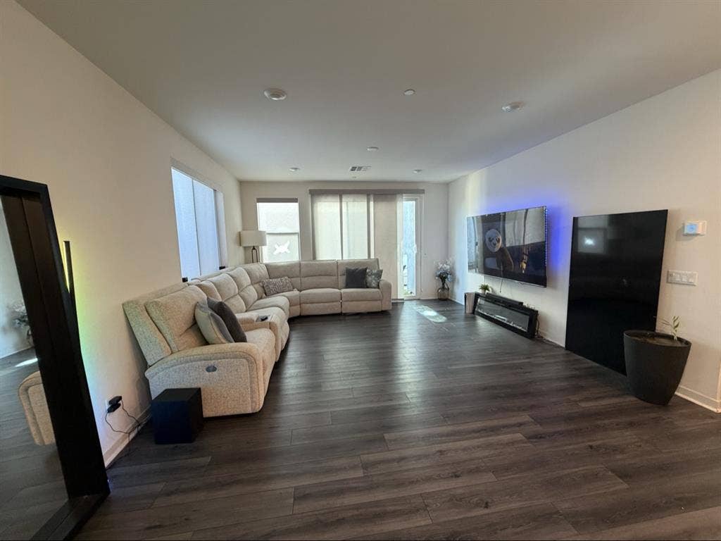 Private 1 Bedroom for Rent