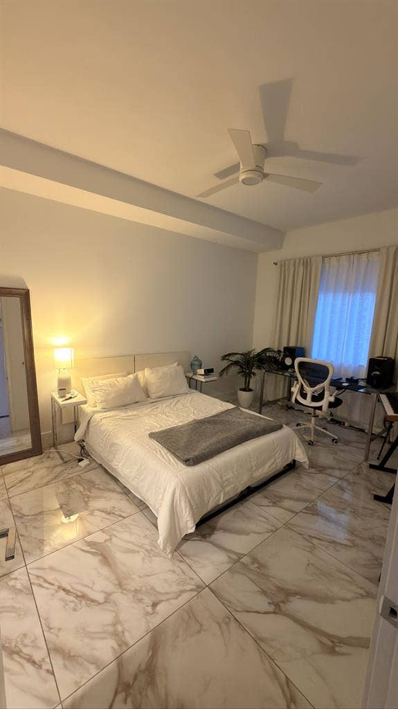 AMLI MIDTOWN ROOM FOR RENT