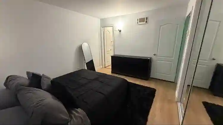 Room for rent in college area
