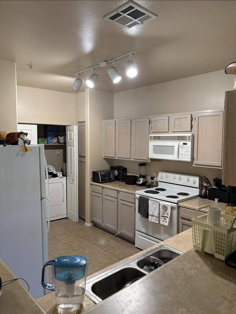 Roommate Needed - 2 Bed 2 Bath