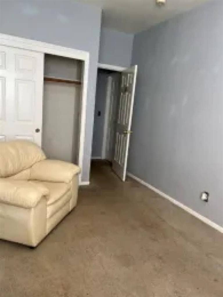 Medium size bedroom with windows