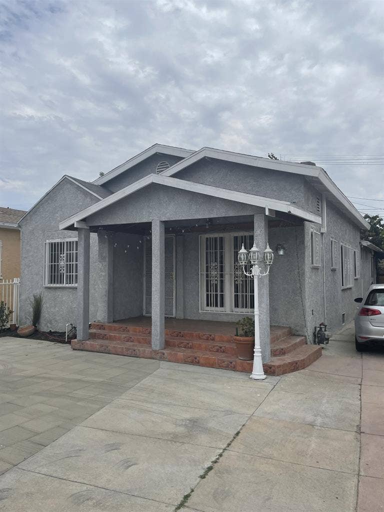 Room available in a 3 Bed 2 Bath