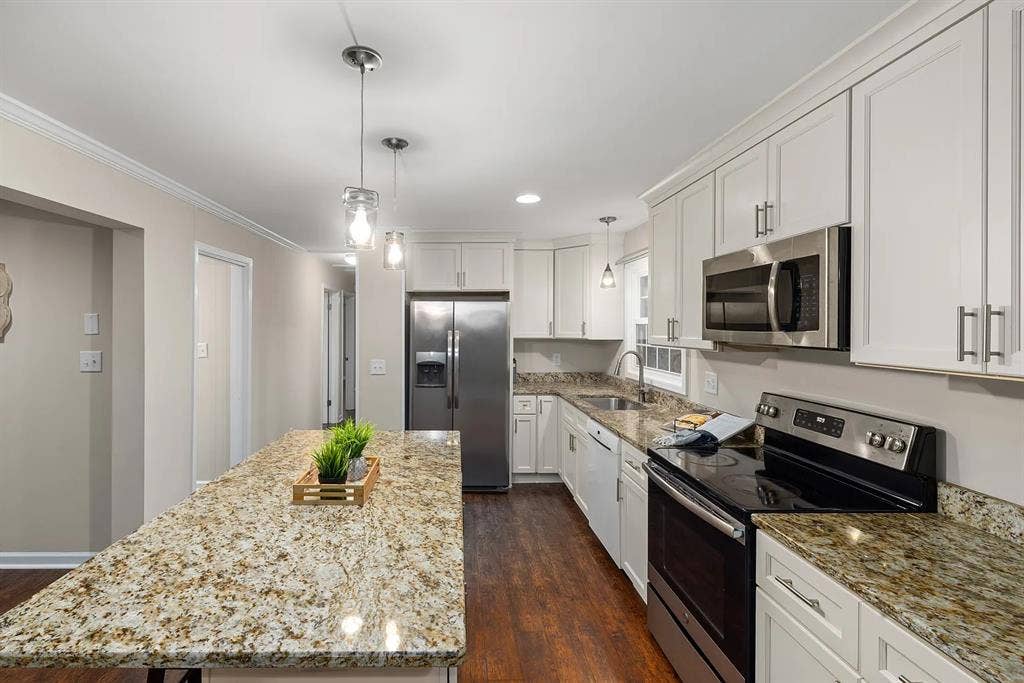 Two houses with rooms available