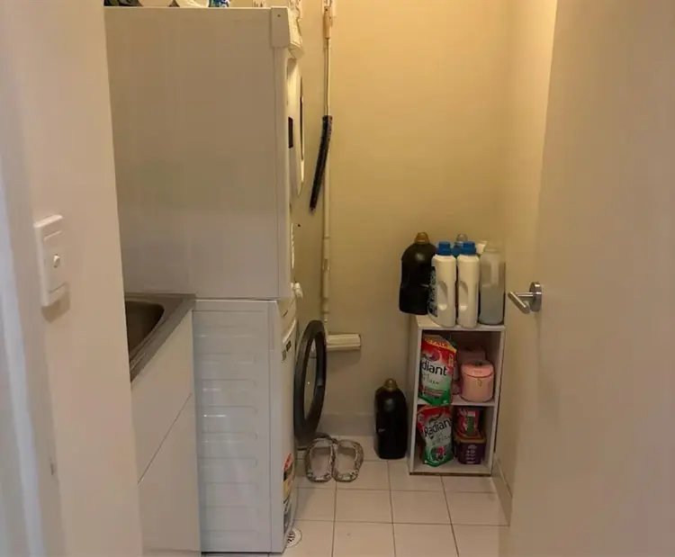 Room in Maroubraa