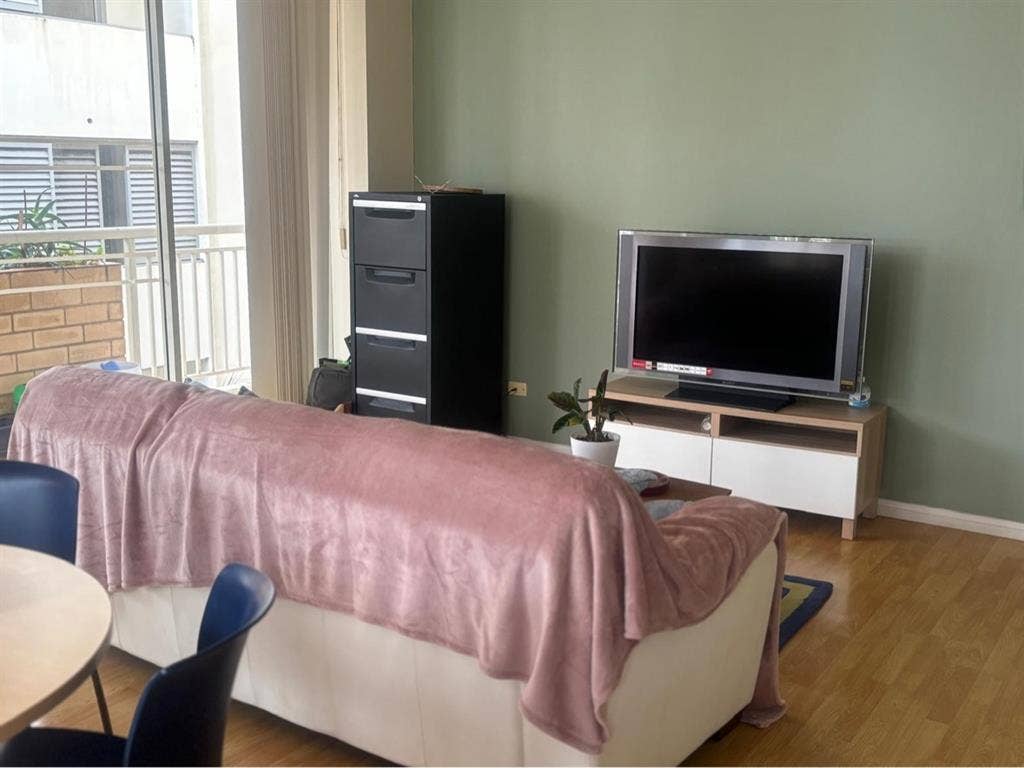 Room in Maroubraa