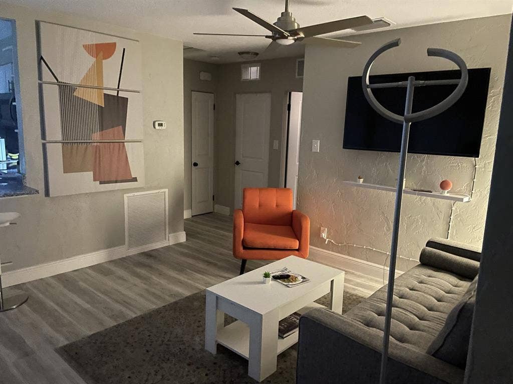 Home 4 mins from dtsp/25m1n Tampa