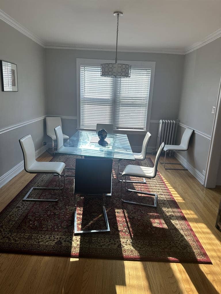 LOOKING FOR A ROOMMATE | $700/mo |