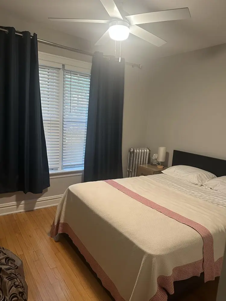 LOOKING FOR A ROOMMATE | $700/mo |