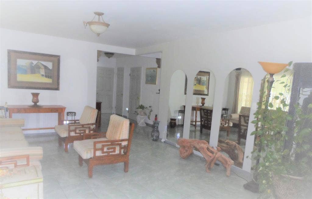 Room w/Private Entry