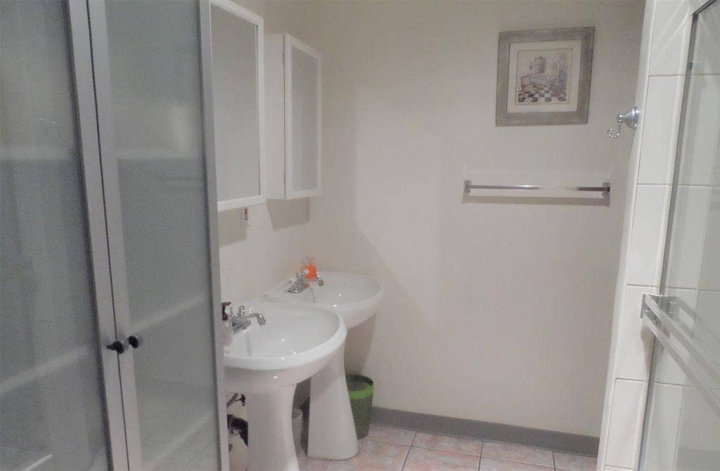 Room w/Private Entry