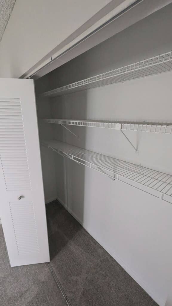 Share an Apt - Two Master Bedrooms!