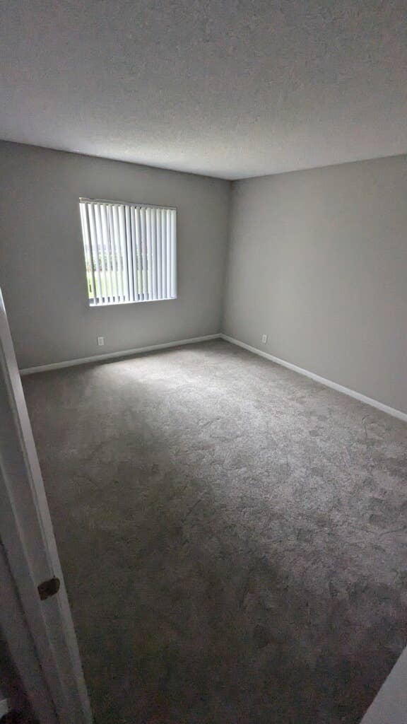 Share an Apt - Two Master Bedrooms!