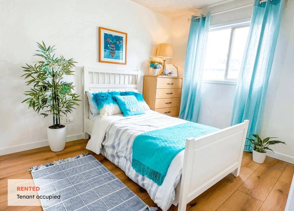 Rooms 1 Min to Shawnessy Station!