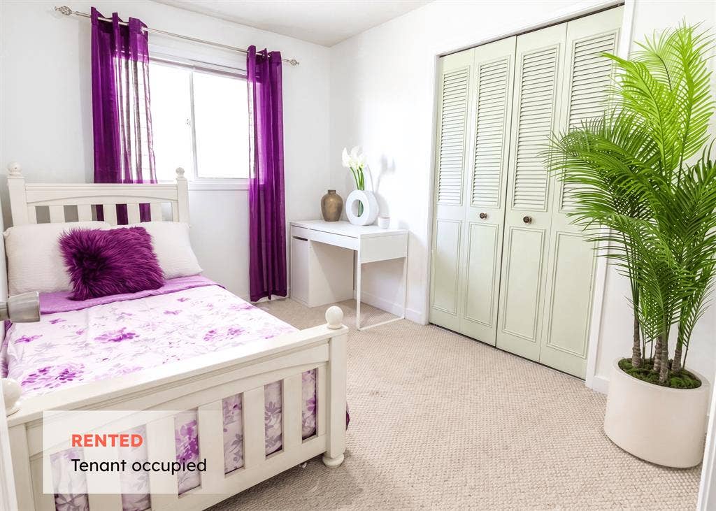Rooms 1 Min to Shawnessy Station!