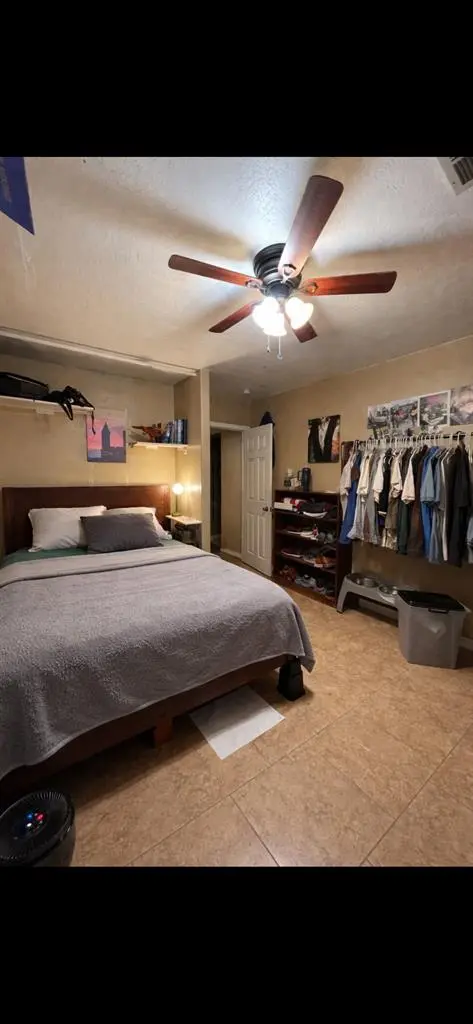 Roommate wanted in tempe!