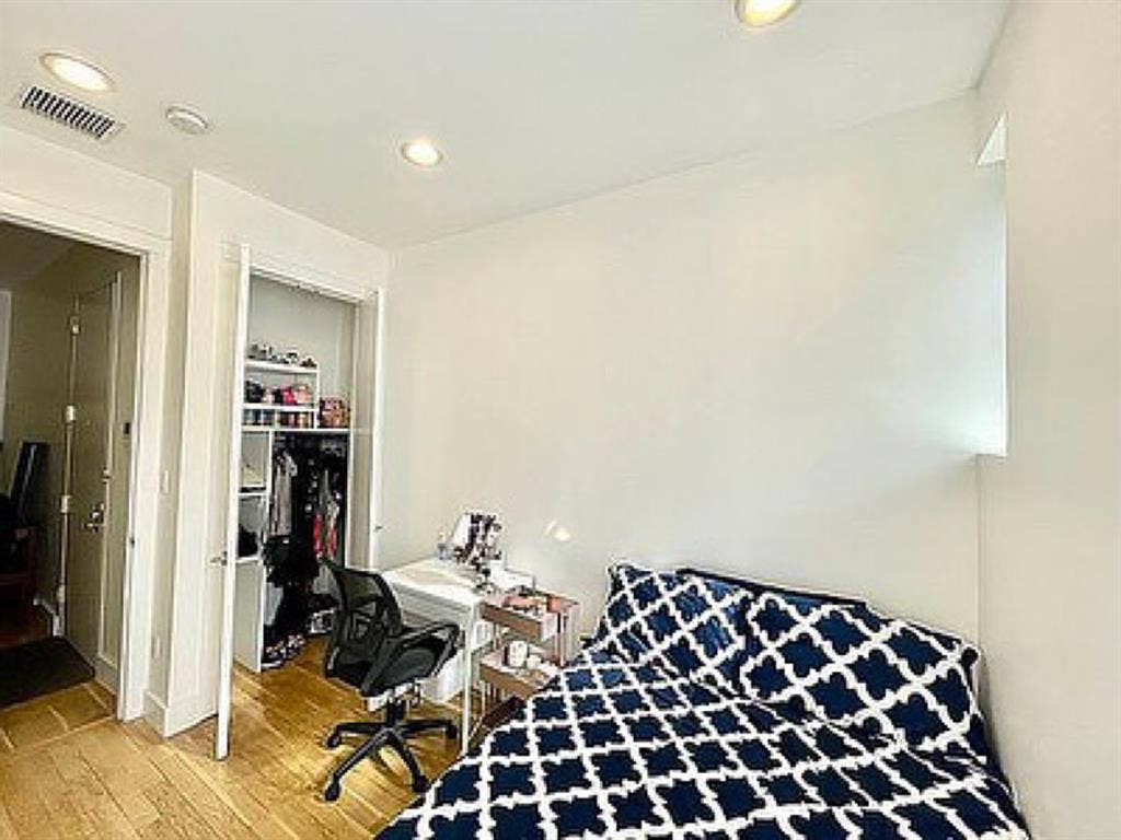 ROOM IN BED STUY - Central AC