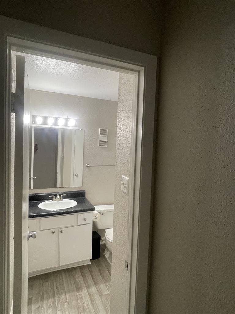 Room for rent July 27th or earlier