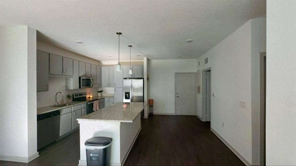 Looking for a female roommate **
