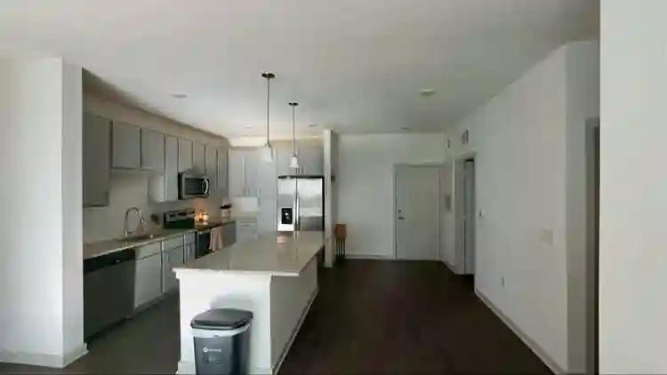 Looking for a female roommate **