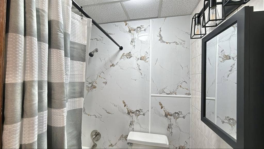 Roommate wanted in Clifton Suburbs
