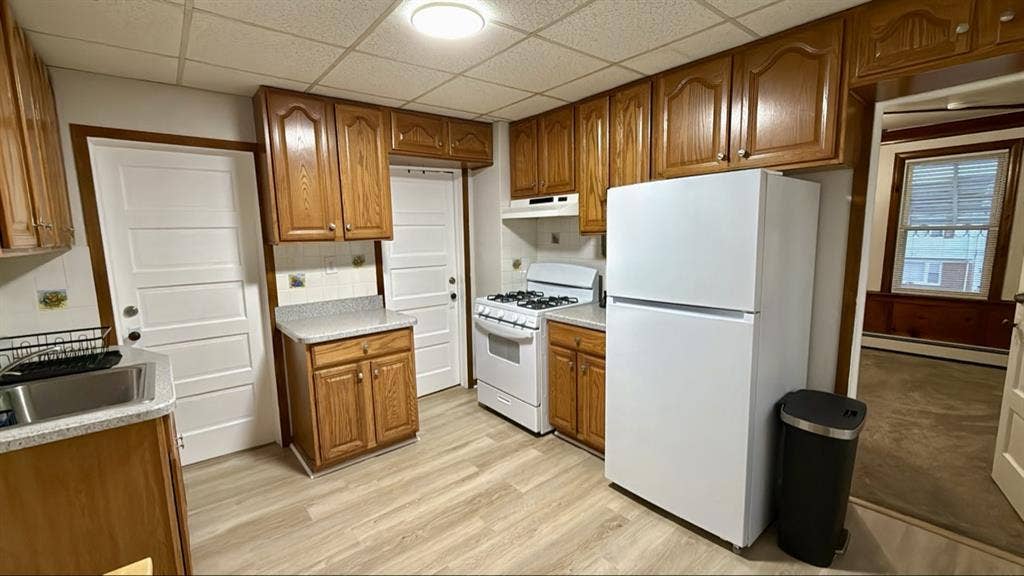 Roommate wanted in Clifton Suburbs