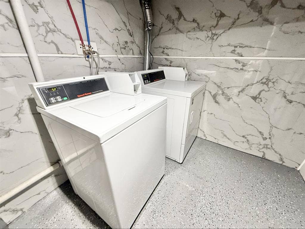 Roommate wanted in Clifton Suburbs