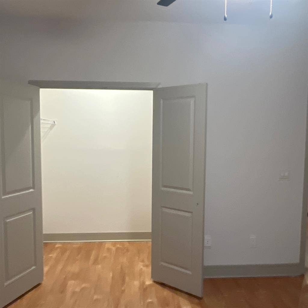Looking for a roommate