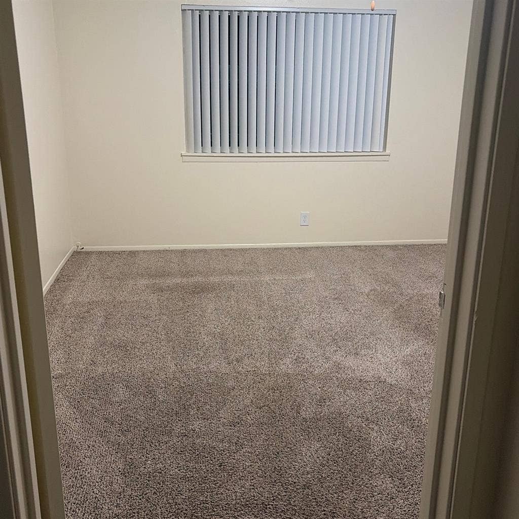 1 bed 1 private bath 800