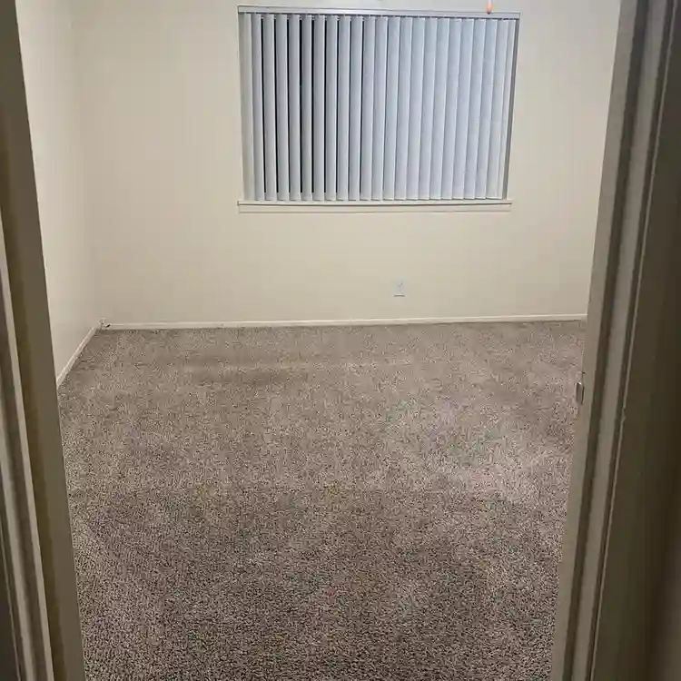 1 bed 1 private bath 800
