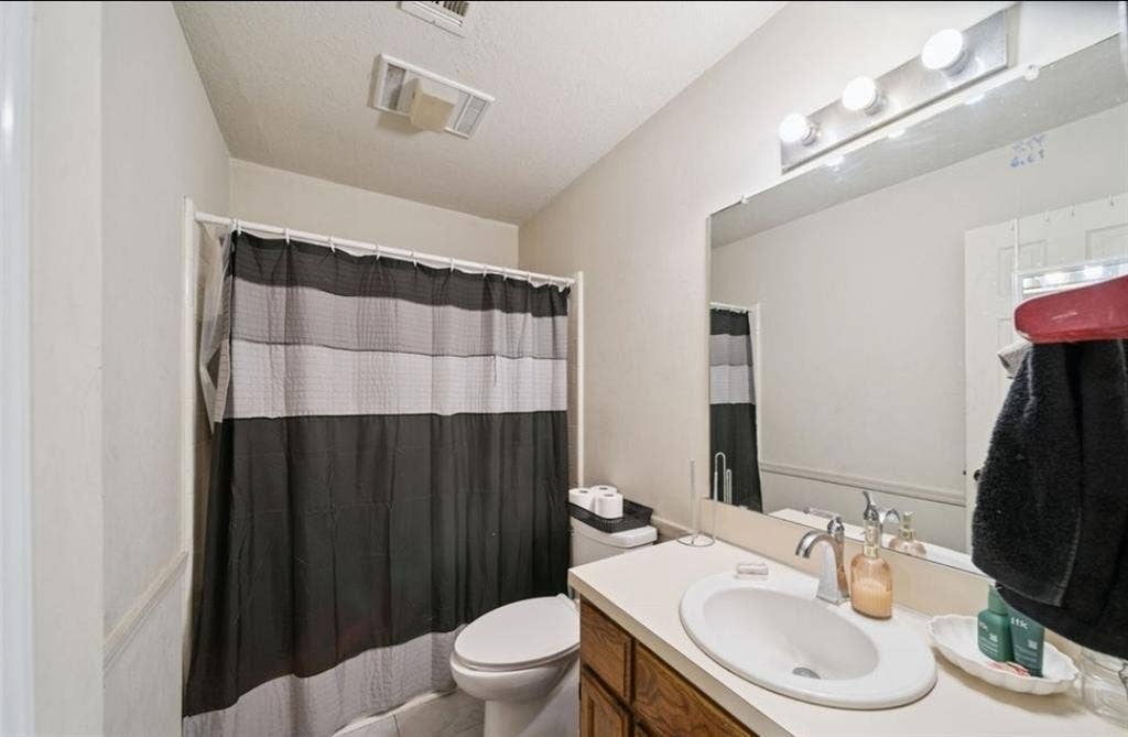 Large Room for Rent
