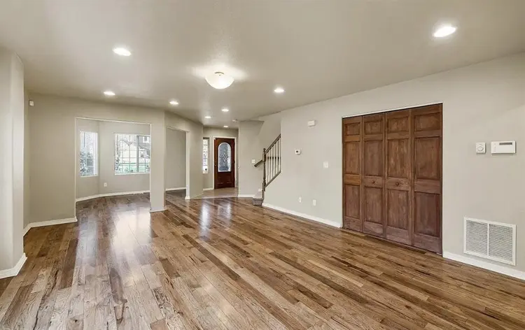 ISO roommate to rent room in house