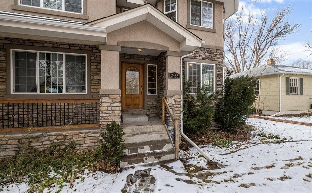 ISO roommate to rent room in house