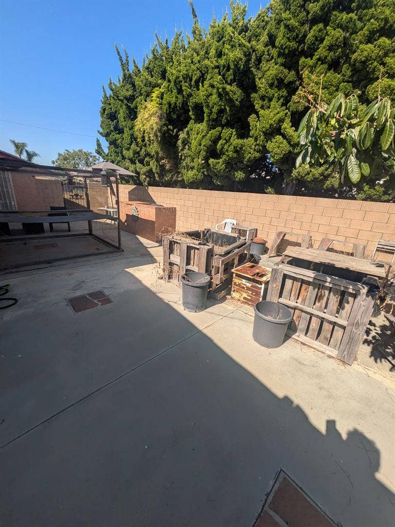 Kitchen, Bathroom, Laundry, yard