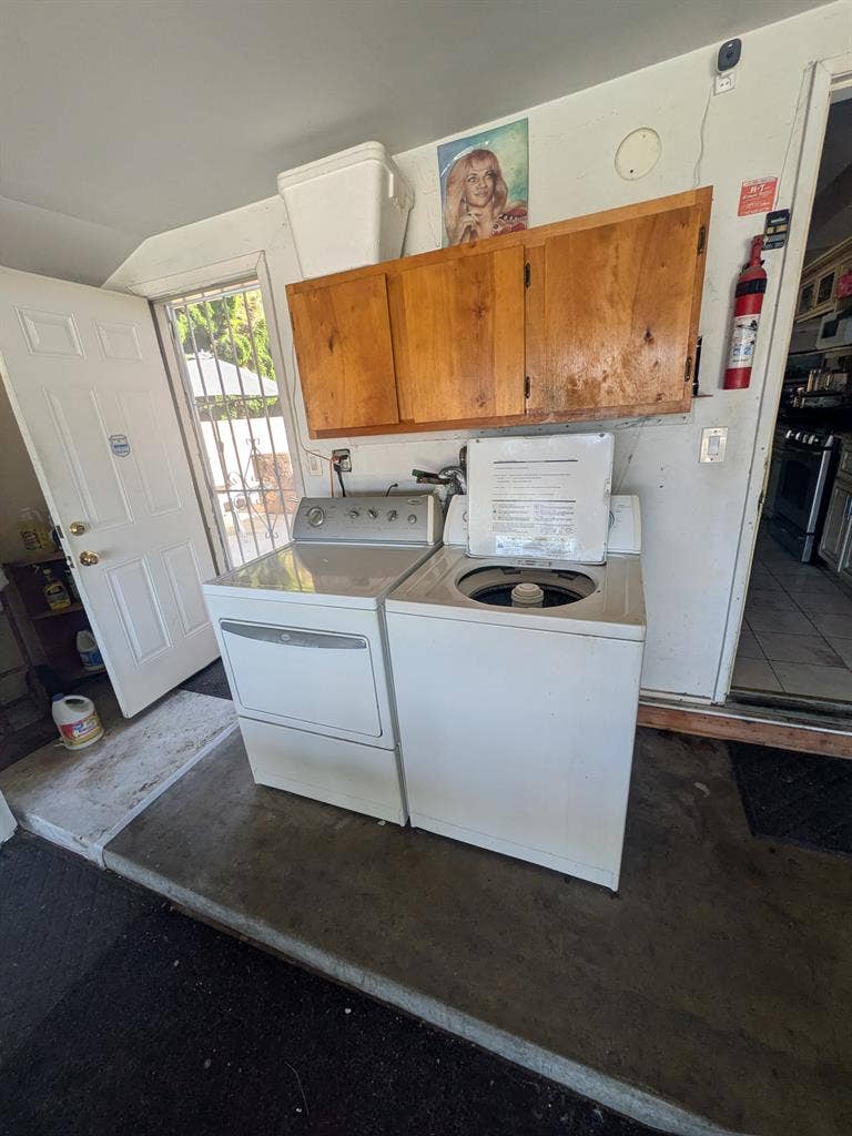 Kitchen, Bathroom, Laundry, yard