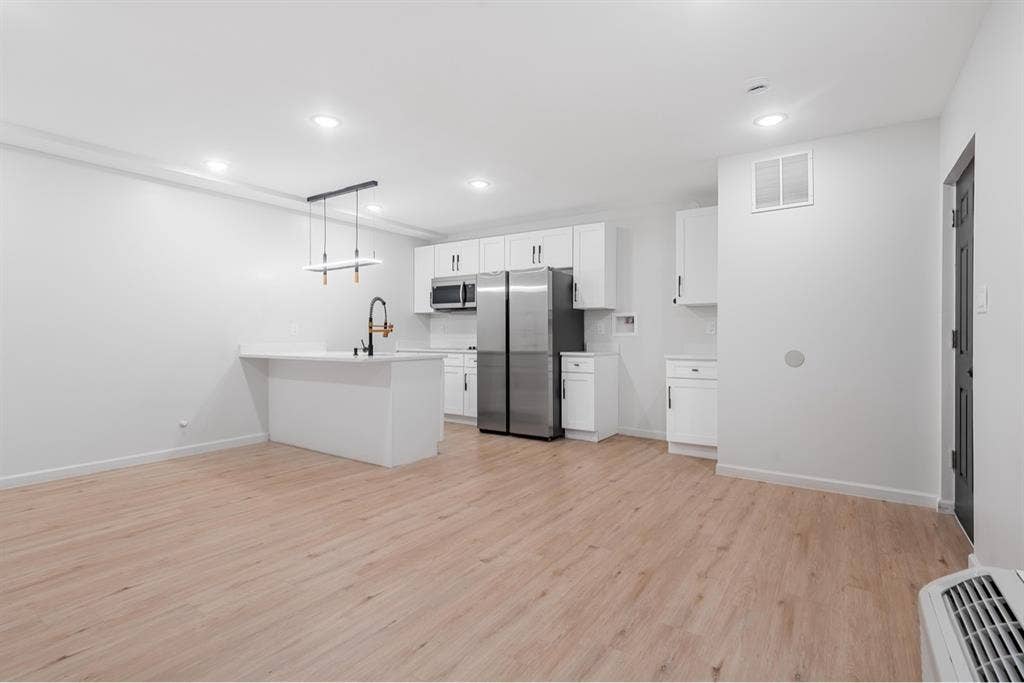 Nice small 1 bedroom apartment