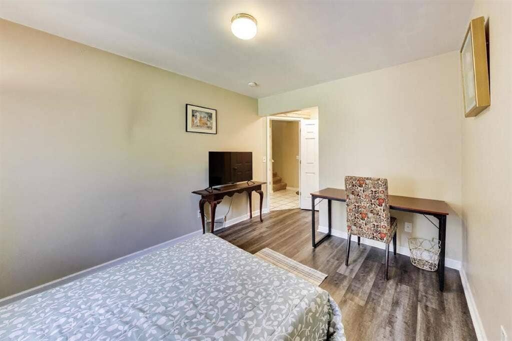 Private unfurnished bedroom