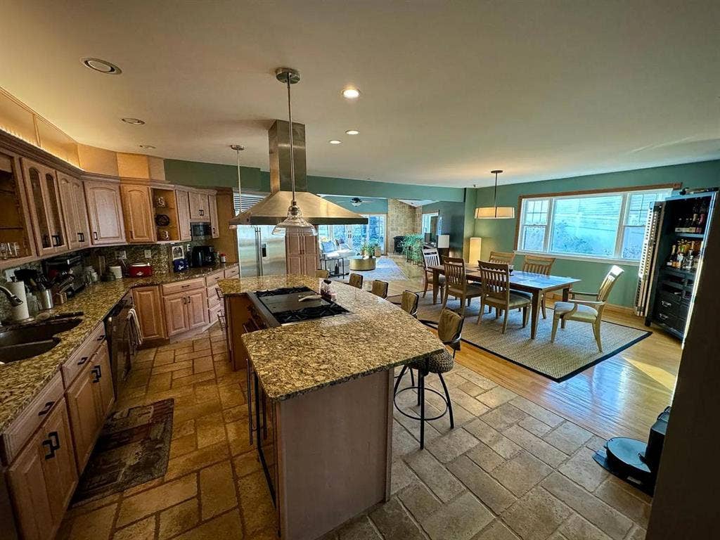 19 Alpine Rd Weymouth Room For Rent