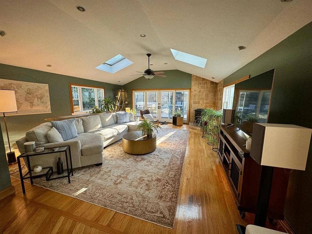 19 Alpine Rd Weymouth Room For Rent