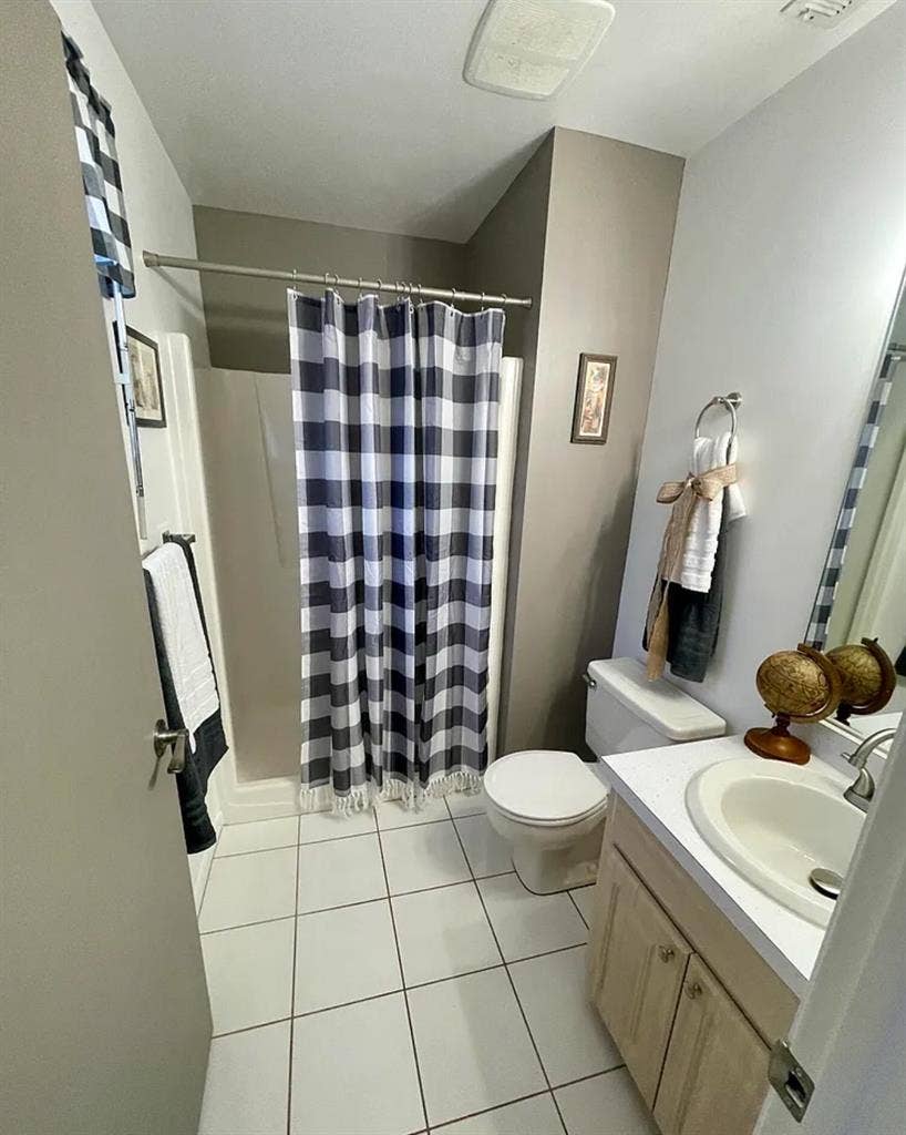 Large rooms for rent