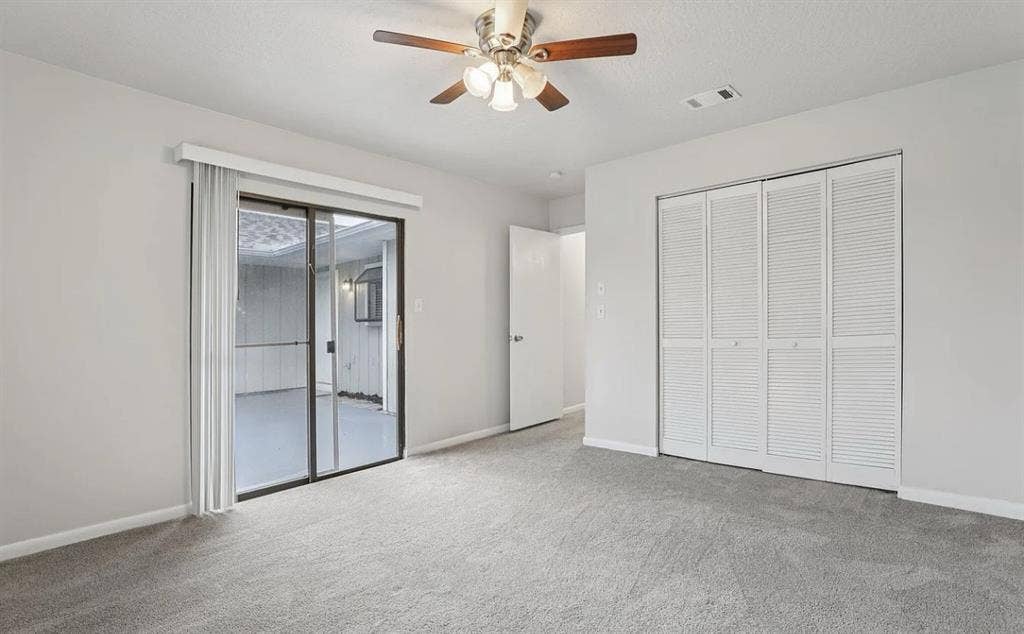 Large rooms for rent