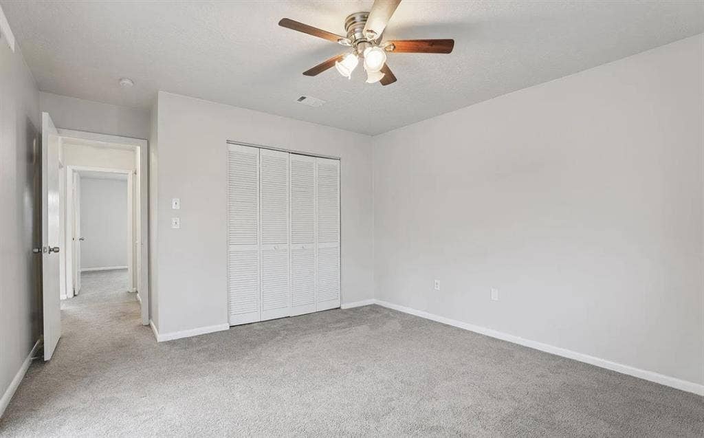 Large rooms for rent