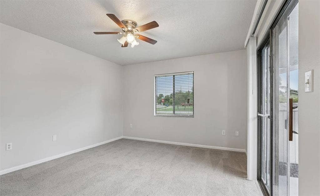 Large rooms for rent