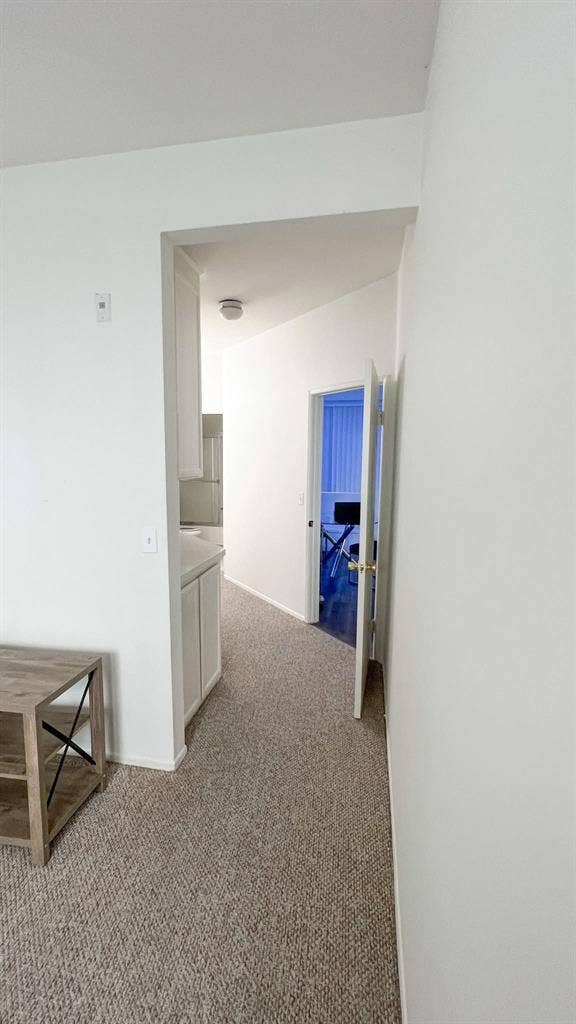 Modern 2BR/2BA Hollywood hills aprt