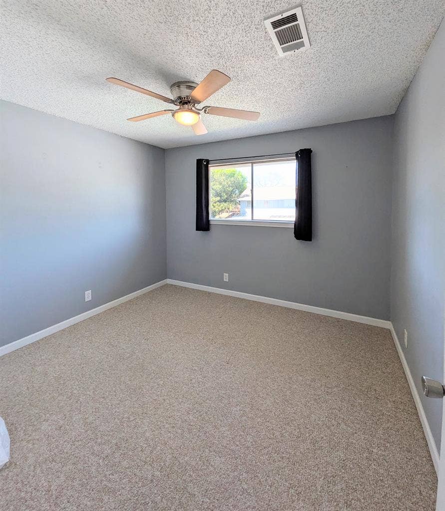 Room in Homey Coronado Hills (ABP)