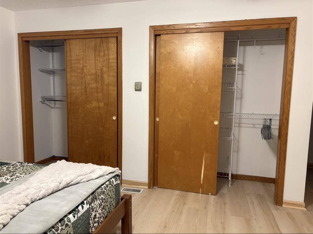 Private Room & Bath in N Akron Burb