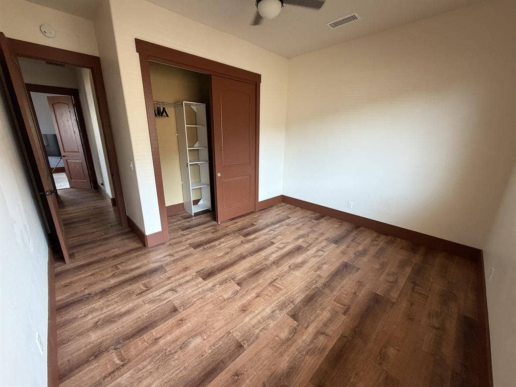 furnished/unfurnished room
